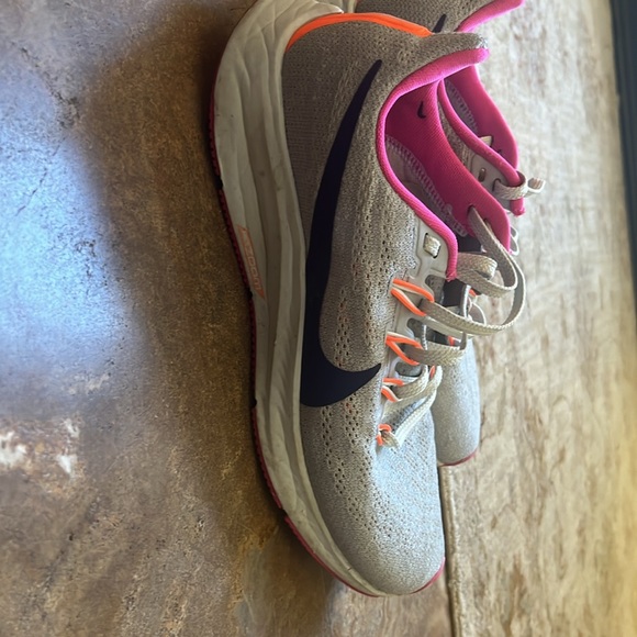 Nike Air Zoom Pegasus 36 Wolf Grey Regency Purple W - Picture 3 of 8